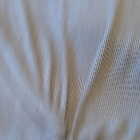 Three women’s tops bundle - Picture 5 of 7